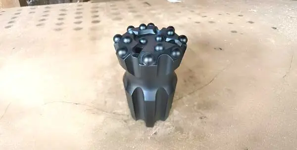 Retract Thread Button Bits