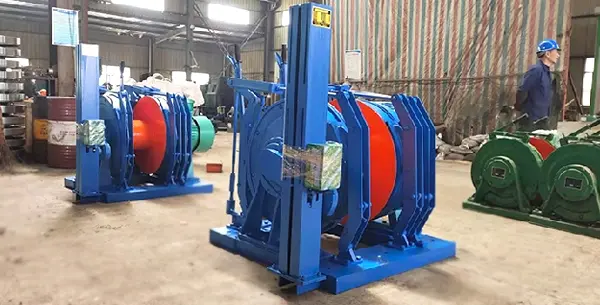 Mining transport winch